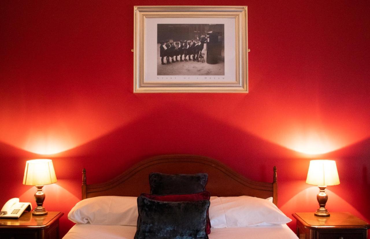 Bridge Hotel Арклоу Екстериор снимка