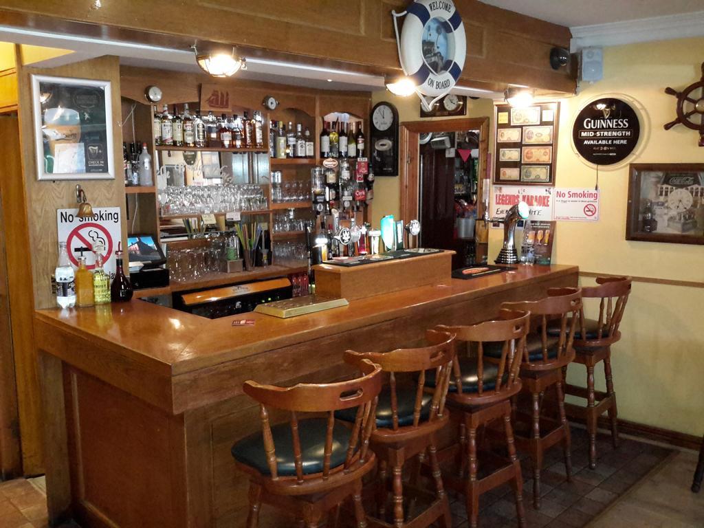 Bridge Hotel Арклоу Екстериор снимка