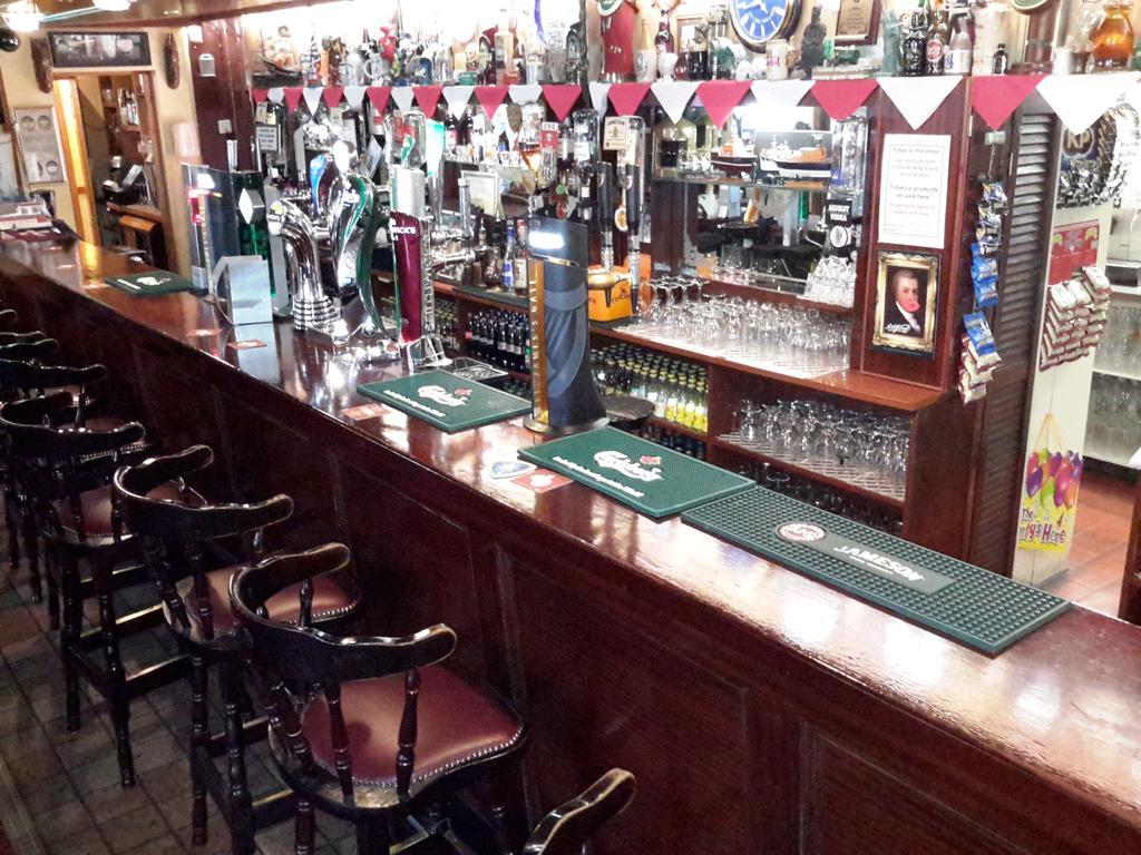 Bridge Hotel Арклоу Екстериор снимка