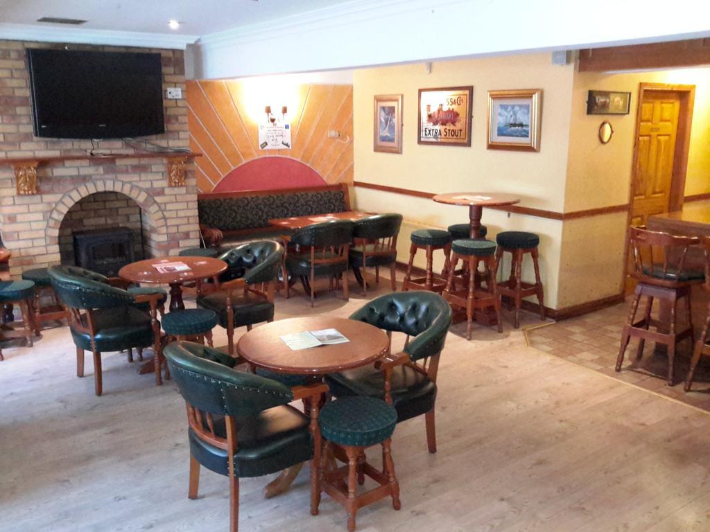 Bridge Hotel Арклоу Екстериор снимка
